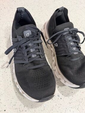 On Running Women's Cloud Swift Running Sneakers - Black/White Size 8